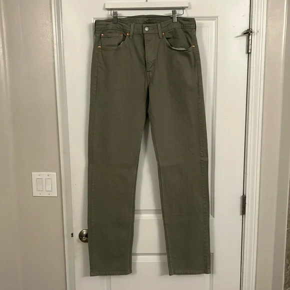 Classic Men's Olive Green Straight-Leg Jeans
