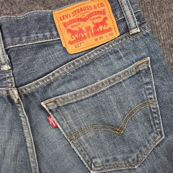 Levis 527 Mens 30x32 Blue Cotton Slim Bootcut Jeans Medium Wash Western Denim