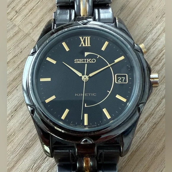 Seiko Kinetic Automatic Vintage Men’s Watch Two-Tone Bracelet Case Black Dial