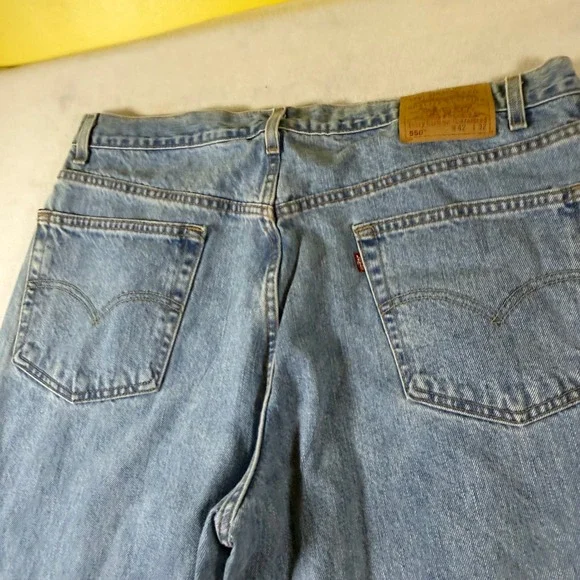 Levis 550 Relaxed Fit Jeans Mens 42x32 Light‎ Wash Blue Tapered Leg Denim 6862