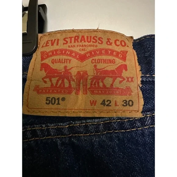 Levi's 501 Button Fly Jeans‎ W42 L30 Dark Wash Denim Classic Straight Leg