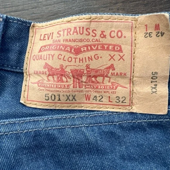Levi's 501xx Mens Size 42x32  Button Fly Jeans Made in Mexico WPL 423  VTG Style
