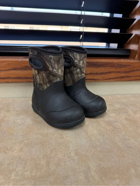 Bogs Kids Brown and Black Camo Rain & Snow Boots Toddler boy 5