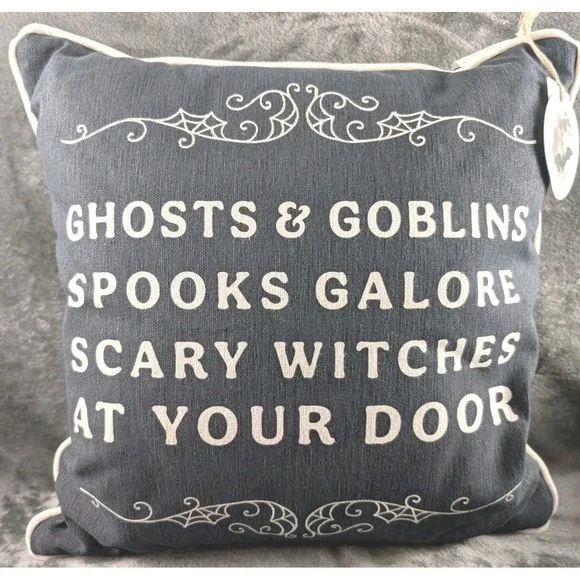 Full Moon Home Halloween‎ Pillow 16