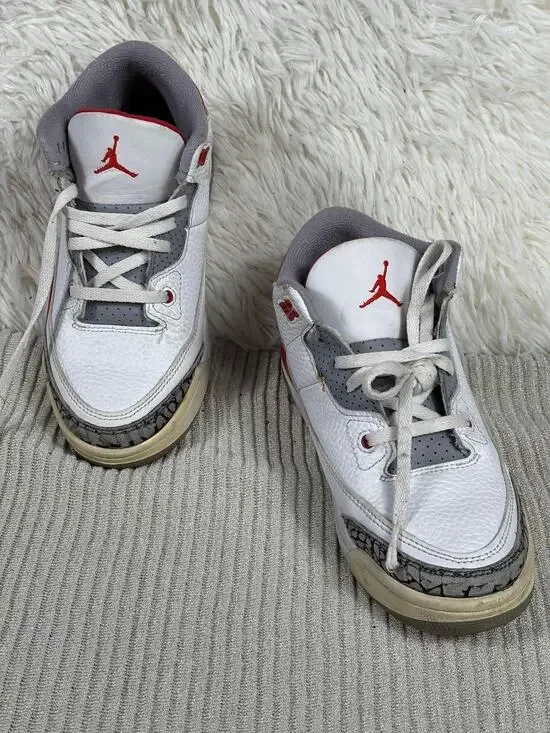 Nike Air Jordan 3 Retro Shoes Youth Size 2Y White Fire Red Cement DM0966-160