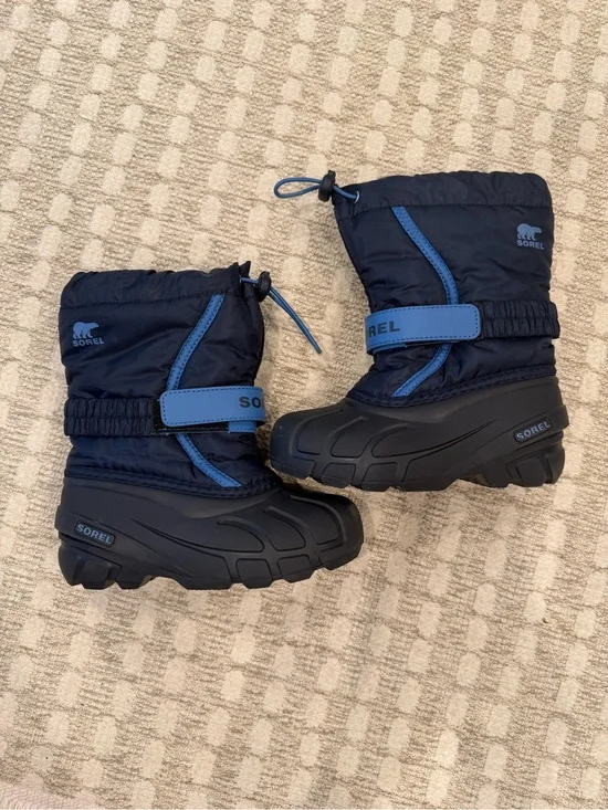 SOREL Kids Flurry Boot, little kid Size 12, good used condition