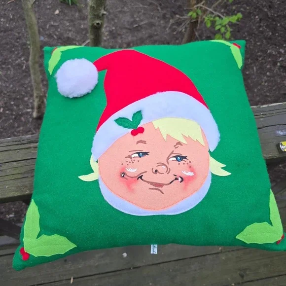 Vintage Annalee Christmas Elf Face Green Felt Throw‎ Pillows Set of 2 - 17.5