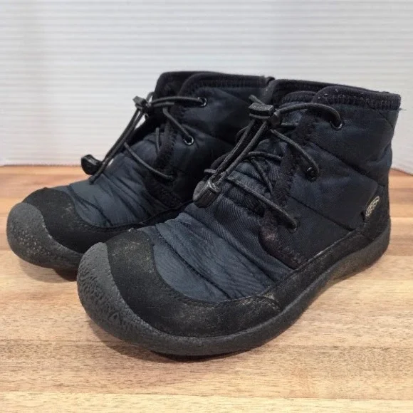 KEEN Howser II Waterproof Chukka Boots Kids Size 4 Black Winter Snow Shoes