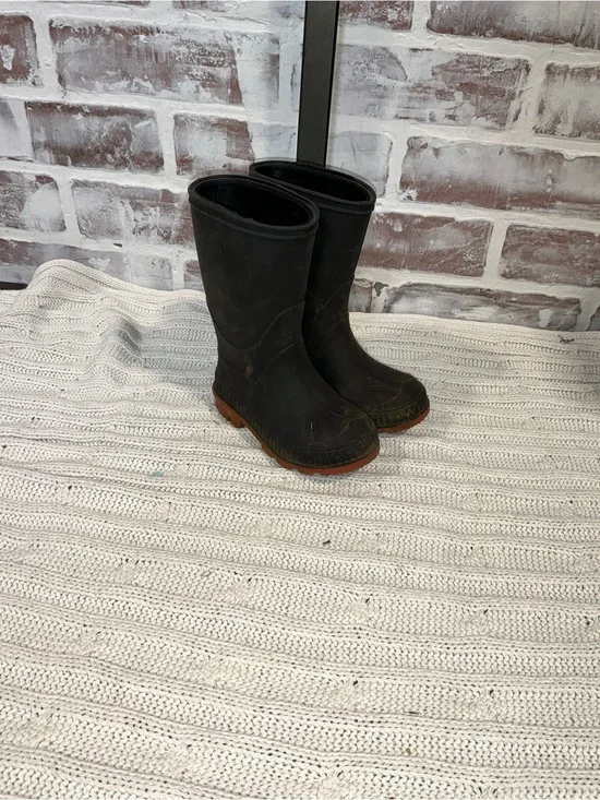 Black Rubber Winter Boots with Brown Soles infant size 5/6