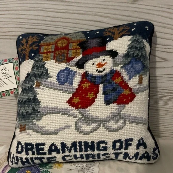 Beautiful Christmas Throw Pillow Needlepoint Frosty Snowman