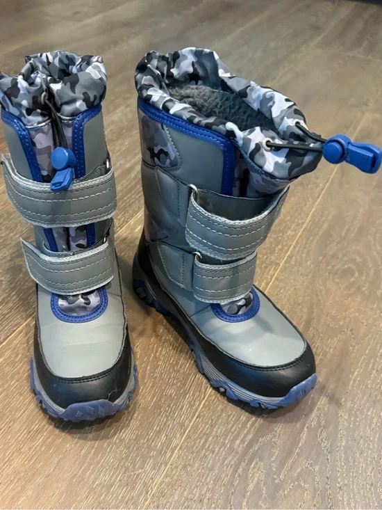 Lands' End Kids Grey & Blue Winter Boots with Camouflage Cuff