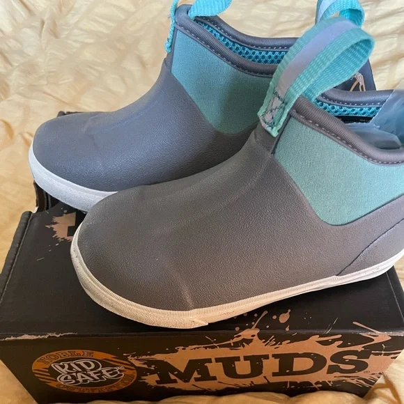 Kids Youth MUDS Skimmer Waterproof Boots! Toddler size‎ 7! NEW! Kid Safe