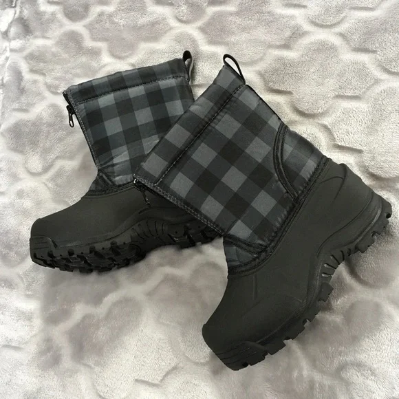 Northside Kids Thermolite Winter Boots Sz 12  Factory Flaw*