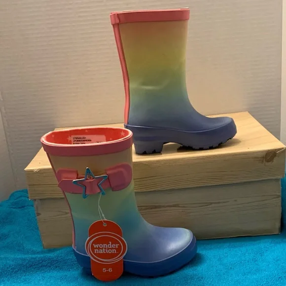 🦋🎯 WONDER NATION Girl Star Buckle Colorful Rainboots Boots NWT 5/6