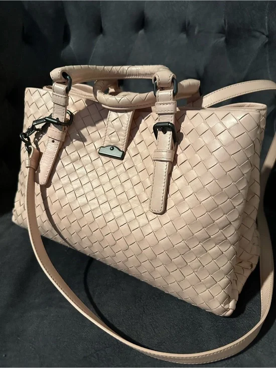 Authentic Bottega Veneta Roma Woven Leather Satchel Handbag in blush pink