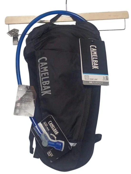 NWT Camelback Rogue Light 70 Oz Hydration Backpack & Cruz Reservoir Cleaning Kit
