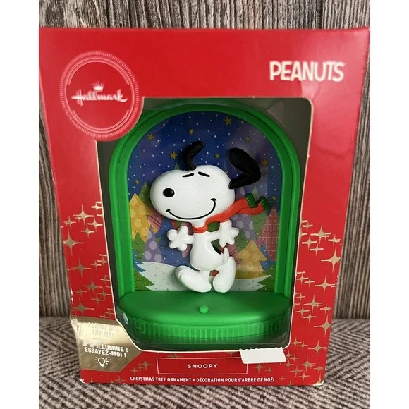 Peanuts Worldwide LLC. Christmas Tree Ornament Magic Lighted Snoopy 4‎ 1/2