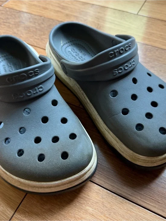 CROCS Kids Classic Clog in Charcoal with White Trim