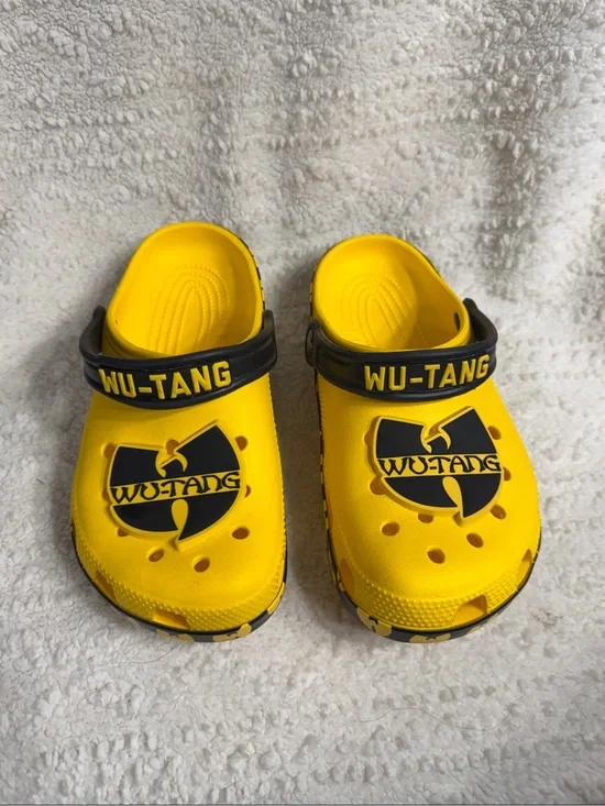 CROCS ' Yellow and Black Wu-Tang Clog Sandals