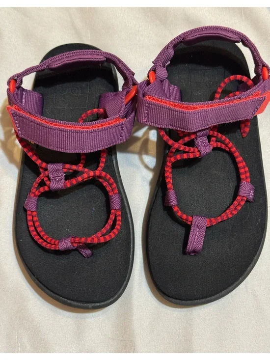 Teva Voya Girl’s Infinity Sandals