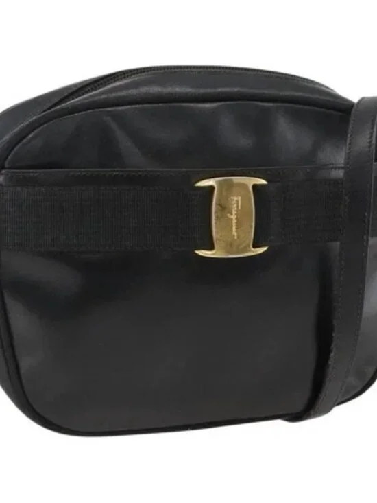 Salvatore Ferragamo Vala Shoulder Bag Leather Black Gold Auth BA11345