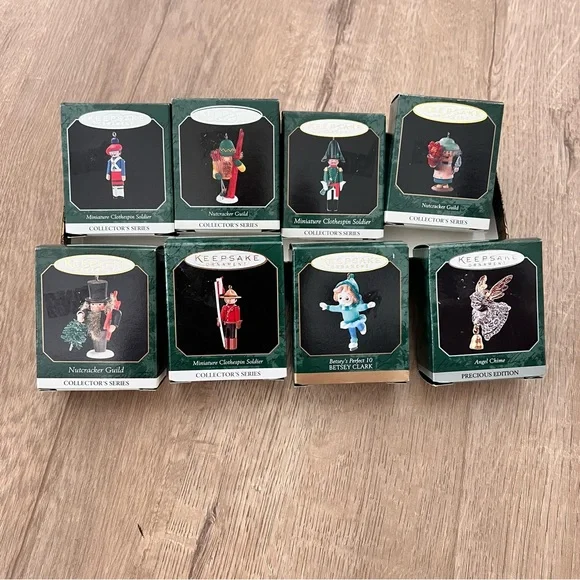 NIB Vintage Gift Box‎ Hallmark Keepsake Collector’s Series Ornaments Lot Of 8