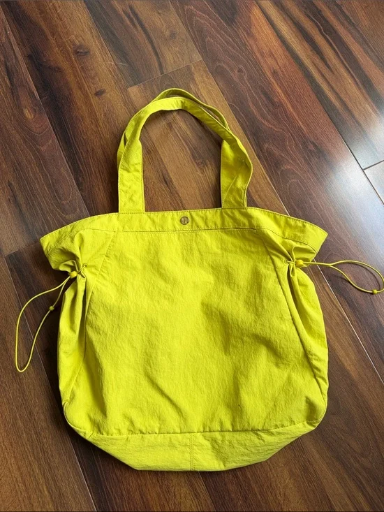 Lululemon Side Cinch Shopper Large Tote Tag Neon Yellow 18L
