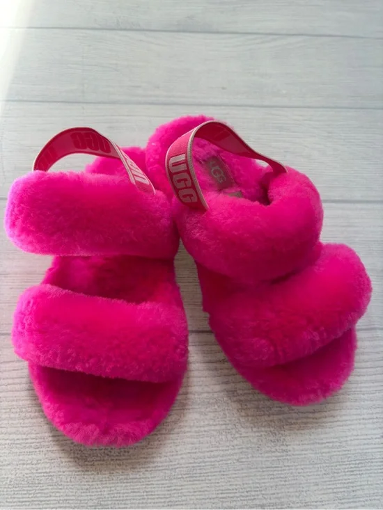 UGG Kids Pink Fluff Slide Sandals