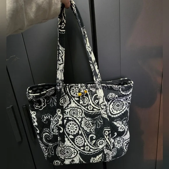 Vera Bradley Floral Botanical Design Black Grey and White Tote Bag