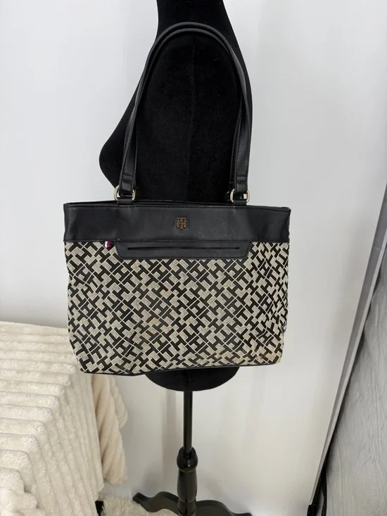Tommy Hilfiger monogrammed Patterned shoulder bag