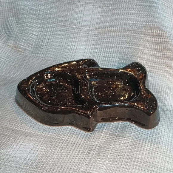 Glazed Ceramic Black Speckled Fish-Shaped Cat Food Dish 11
