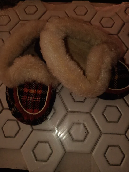 Cozy Plaid Faux-Shearling Slippers - Red & Black