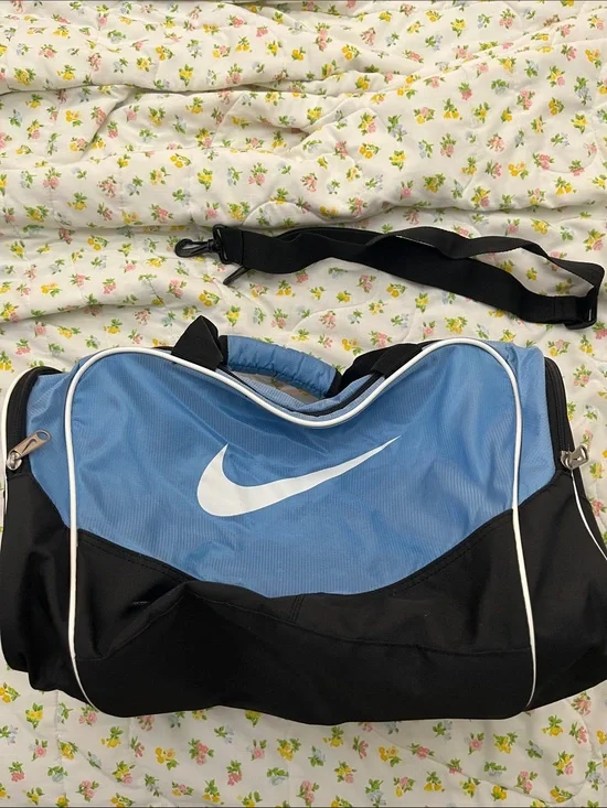 nike duffel bag