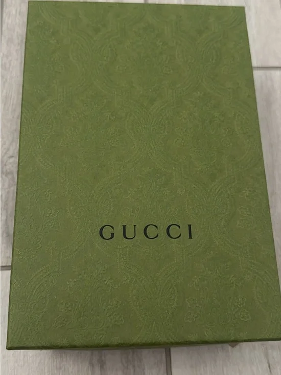 Gucci Green Paisley Embossed Gift Box with Black Logo kids Gucci sandals