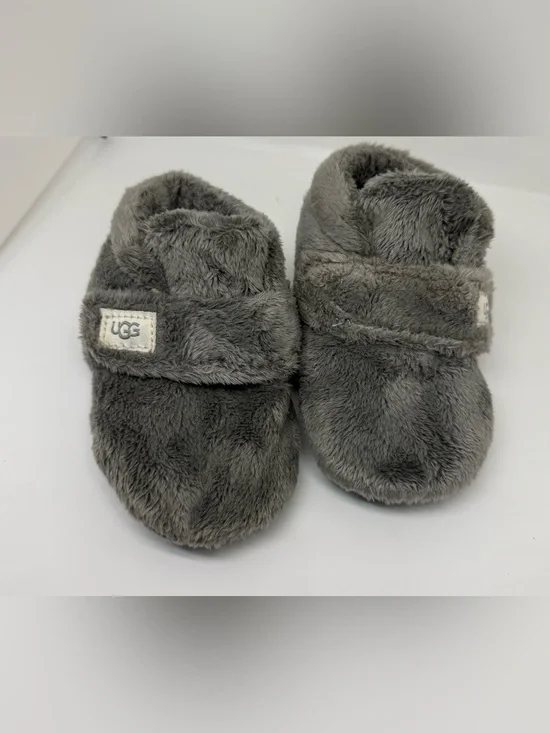 UGG Gray Fuzzy Toddler Slippers Size 4/5