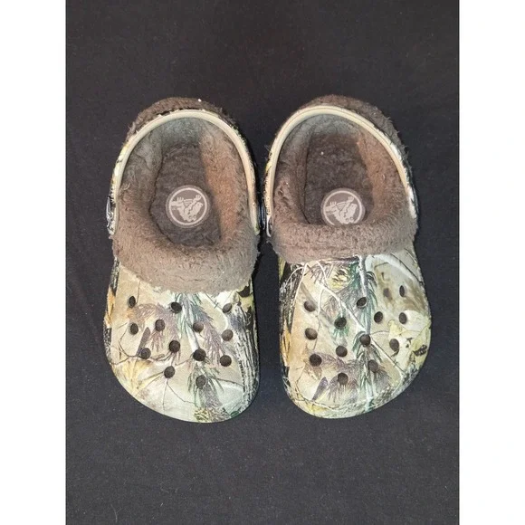 Kids Crocs Lined‎ Clogs RealTree Camo Size C 4/5 Winter Warm