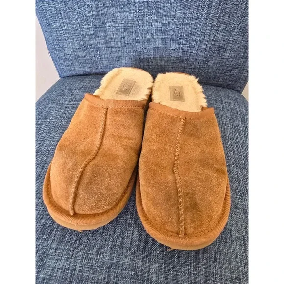 UGG Kids Scuffette II Chestnut Suede Sheepskin Slippers 1126382K Size 4‎