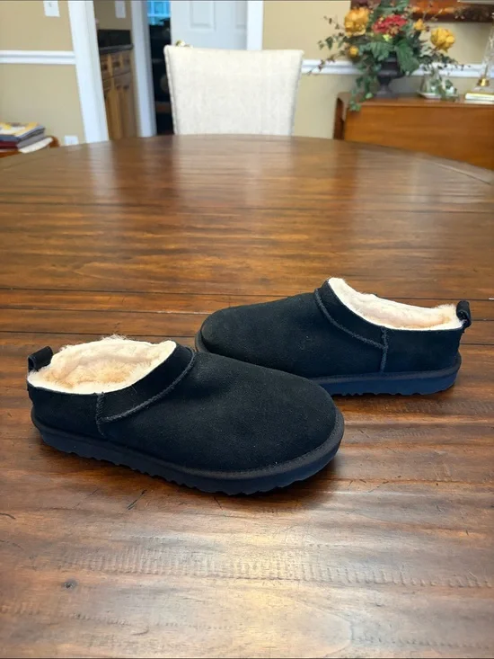 UGG Black Slippers kids US 5 SW