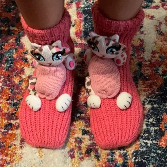 Girl’s Pink Sweater Slipper Socks with grippers