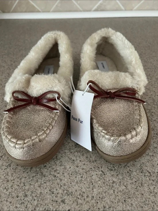 Old Navy Girls Metallic Gold Faux Fur Moccasin Slippers with Brown Bow Accent