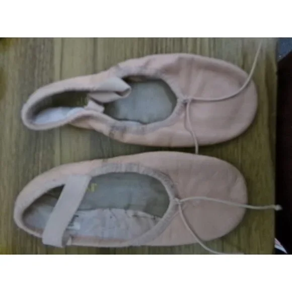 Pre-Owned Dance Ballet Shoes Bloch Kids 13.5M Leather Single Strap Full Sole