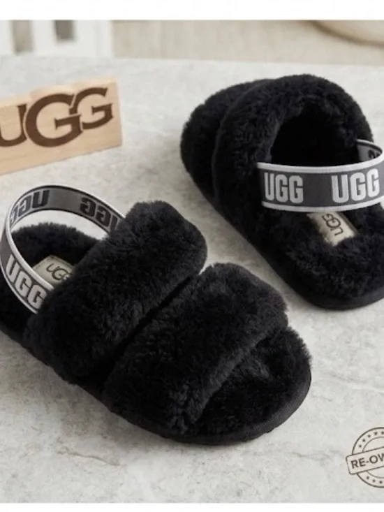 UGG Oh Yeah Slide baby girl size 6 black fur sandals slippers  shoes