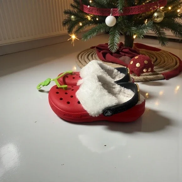 Crocs Kids Classic Lined Santa Clog K Red White Fuzzy‎ Winter Size 12 Toddler