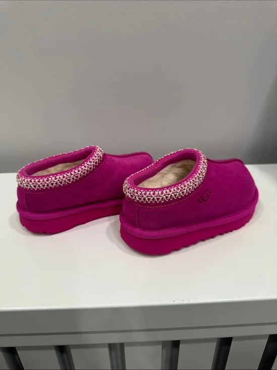 UGG Kids Slip-On Slippers in Fuchsia with Embroidered Trim