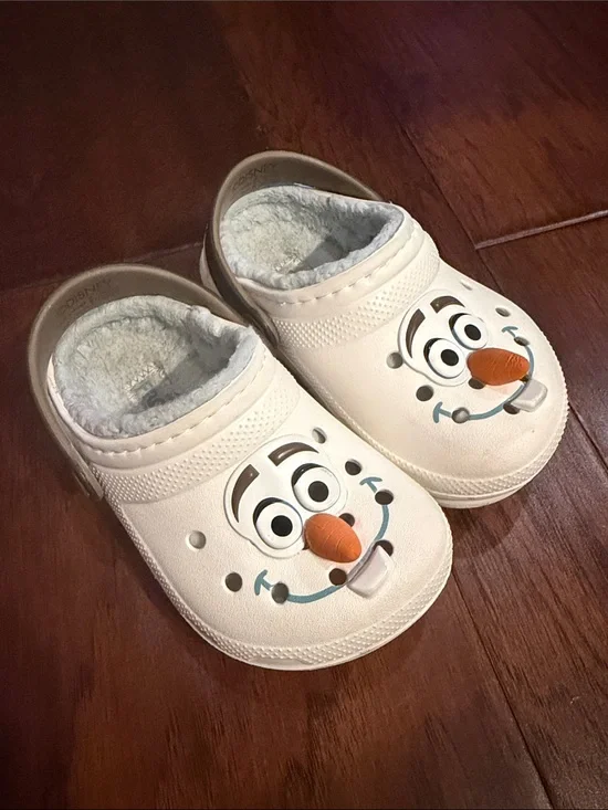 CROCS Kids White Olaf Fleece-Lined Clogs with Orange Nose