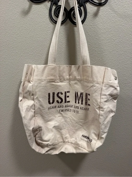 Kenneth Cole Canvas Tote Bag with 'USE ME' Print - Cream. No longer made.