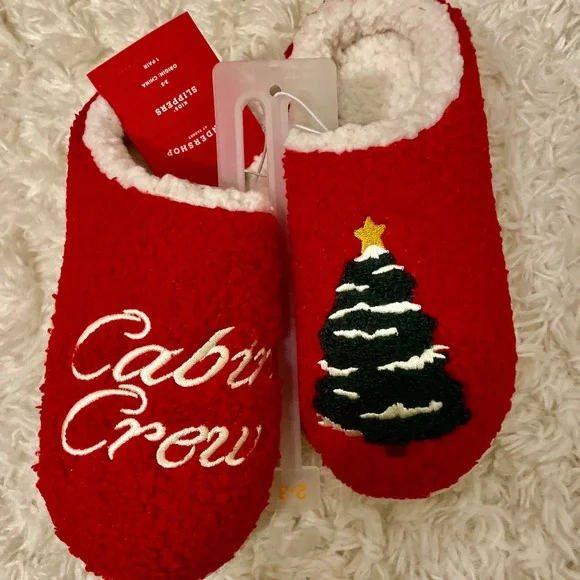 Wonderkids Red Cabin‎ Crew Christmas Slippers Kids Size 2-3