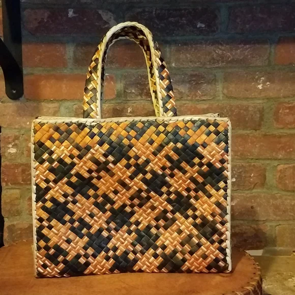 Small Fall Hound's-tooth Like Raffia/Straw Tote