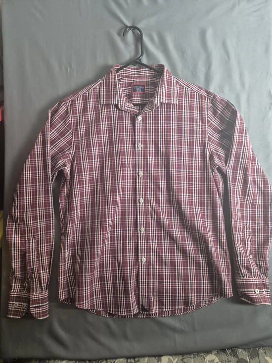 Untuckit Red Plaid Button-Down Shirt. Mens Size Med W19 L29