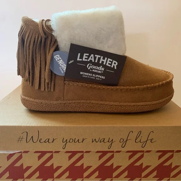 Leather Goods by MUK LUKS Camel Veroni Fringe Suede Boot women’s size 9